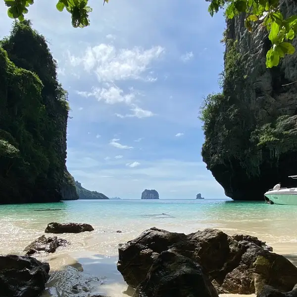 Four Island Tour Program