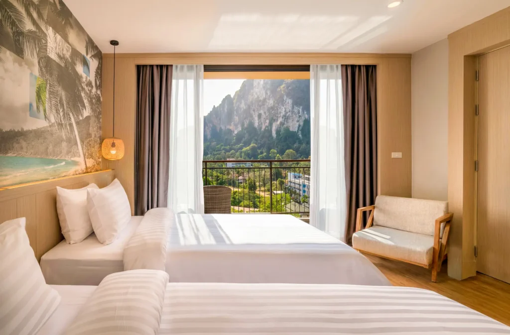 Deluxe Limestone Cliff View 02